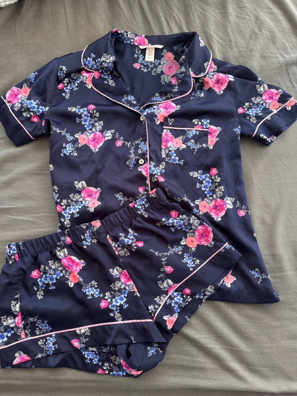 Discontinued Y2k Victoria secret silky satin pajamas